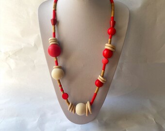Statement wood necklace, Statement ring necklace, Versatile wood necklace, Chunky necklace, Short wood necklace, Red wooden coin necklace