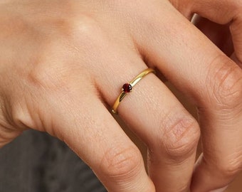 Garnet Round Solitaire Ring, Minimalist Engagement Ring, 14k Yellow Gold Ring, Dainty Wedding Ring, Daily Wear Ring, January Birthstone Ring