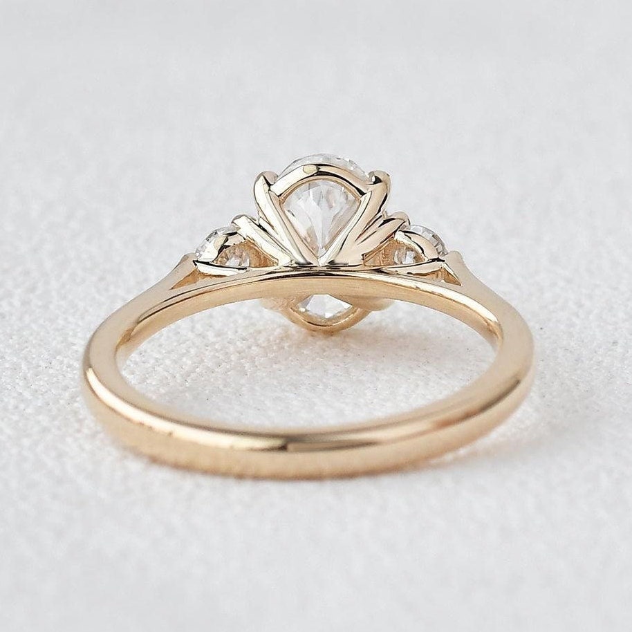 Oval Cut Moissanite Engagement Ring, Three Stone Wedding Ring ...