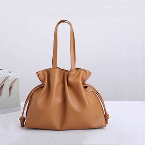 Fashion Cowhide Leather Tote Bag Luxury Handbag,Large capacity Handbag Women Leather Bag Shoulder Bag  Trendy Birthday Gift