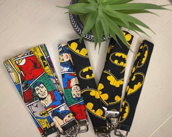Lanyard DC con nappa e pompon