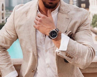 Traje de dos piezas Menista color beige: atuendo elegante para novios en bodas y graduaciones.