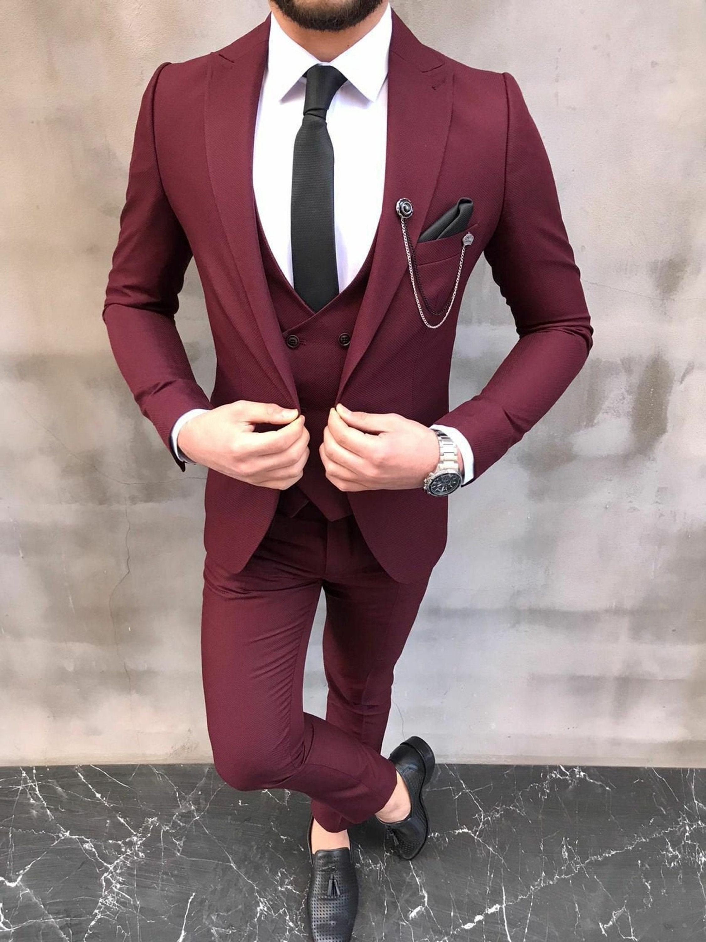 Burgundy Suit Color Combinations with Shirt and Tie - Suits Expert