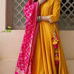 Beautiful Indian Women Yellow Kurta Designer Dupatta - Etsy