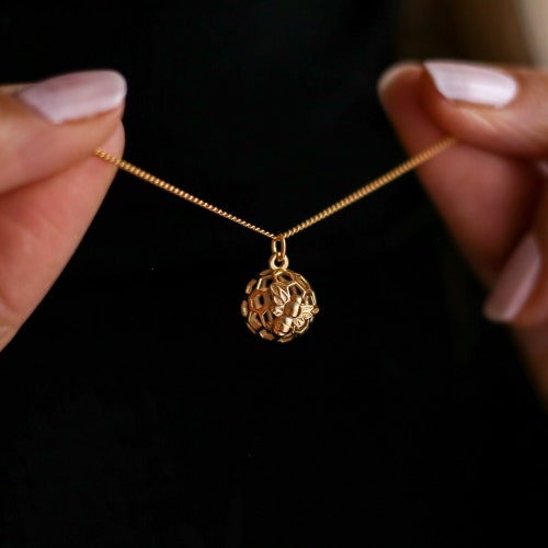 Solid 9ct Yellow Gold On Silver Bumblebee Pendant – Choice Of Chain, Gift Boxed