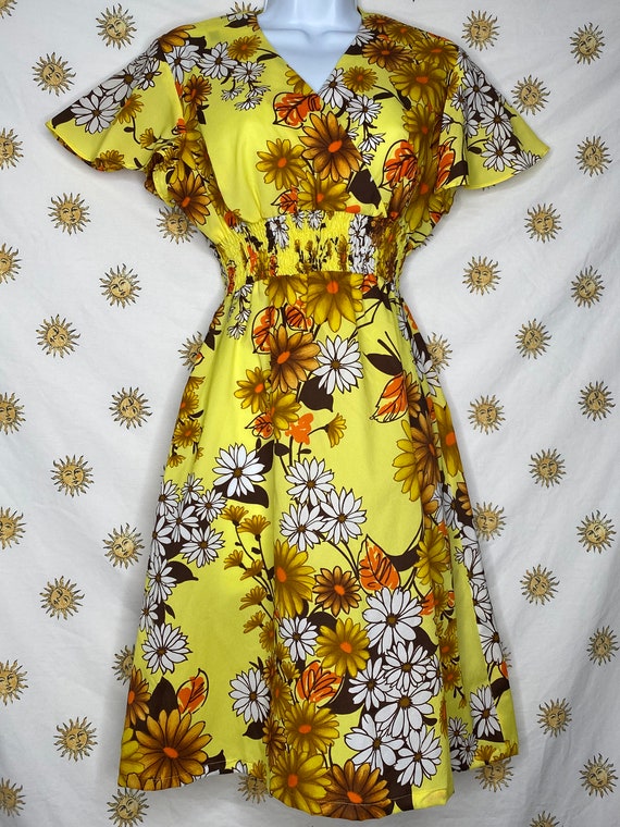 adorable 1960s/70s hawaiian flutter sleeve mini dr