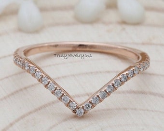 Sterling Silver Chevron Ring: Simulated Diamond V Ring Band