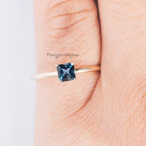 Unique London Blue Topaz Ring, Women Cut London Topaz Ring, Gift For Her, Handmade Prong Set Jewelry, 925 Sterling Silver, Engagement Gift