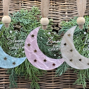 Babys erstes Weihnachten Ornament 2025, Sterne & Mond Baby Ornament, Geschenk für neue Eltern, Baby Andenken, personalisierte Baby Ornamente
