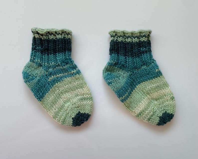 Hand Knit Baby Socks Size 17-18 Green 2