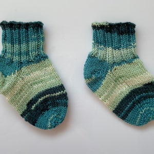 Hand Knit Baby Socks Size 17-18 Green 1