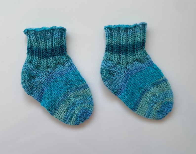 Hand Knit Baby Socks Size 17-18 Blue