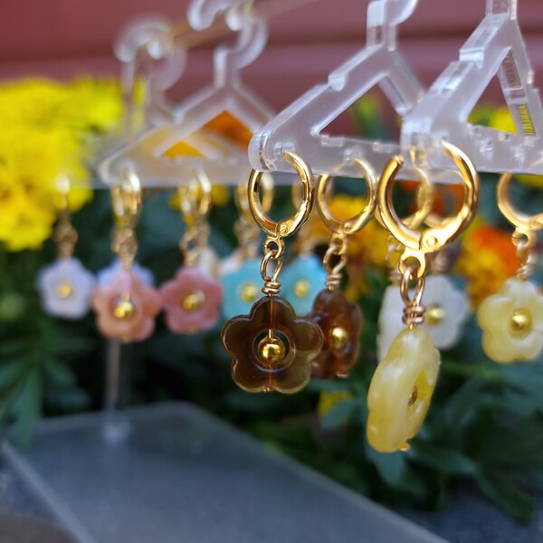 Handmade earring | Resin flowers | 18k gold earring | Wire wrapped jewelry | Gift jewelry | For her | Special occasion | Spring | Summer