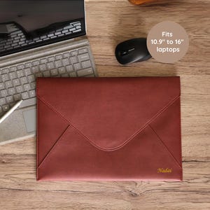 ブラウン iPad スリーブ ペンホルダー付き 男性への就職祝い レザータブレットスリーブ パーソナライズされたギフトアイデア 彼へのプレゼント 彼氏 誕生日