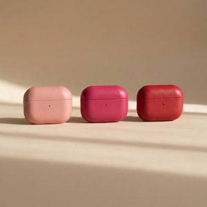 Frauen Ästhetisches Monogramm AirPod Pro Hülle 2 Personalisiertes Geschenk für sie Rosa Leder AirPod Hülle 3 & 4 Gen Print Initialen für Schwester Geburtstag