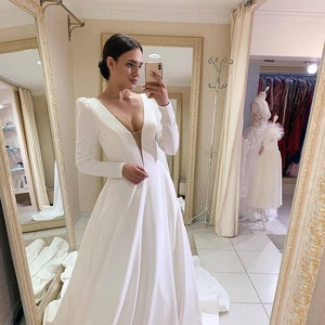 Wedding dress simple with long sleeve. Wedding dress. Style Melanie