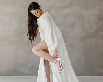 Wedding dress simple. Airy chiffon wedding dress. Wedding  dress with Long train. Wedding dress with Long sleeve. Wedding dress.