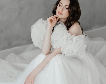 Wedding dress. Princess wedding dress. Glitter wedding dress. Batty style.