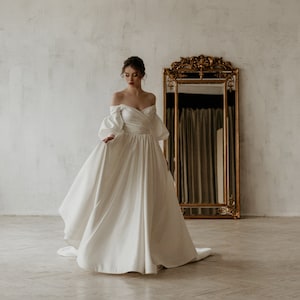 wedding dress/ satin dress/ Chris style/ long dress puffy sleeve