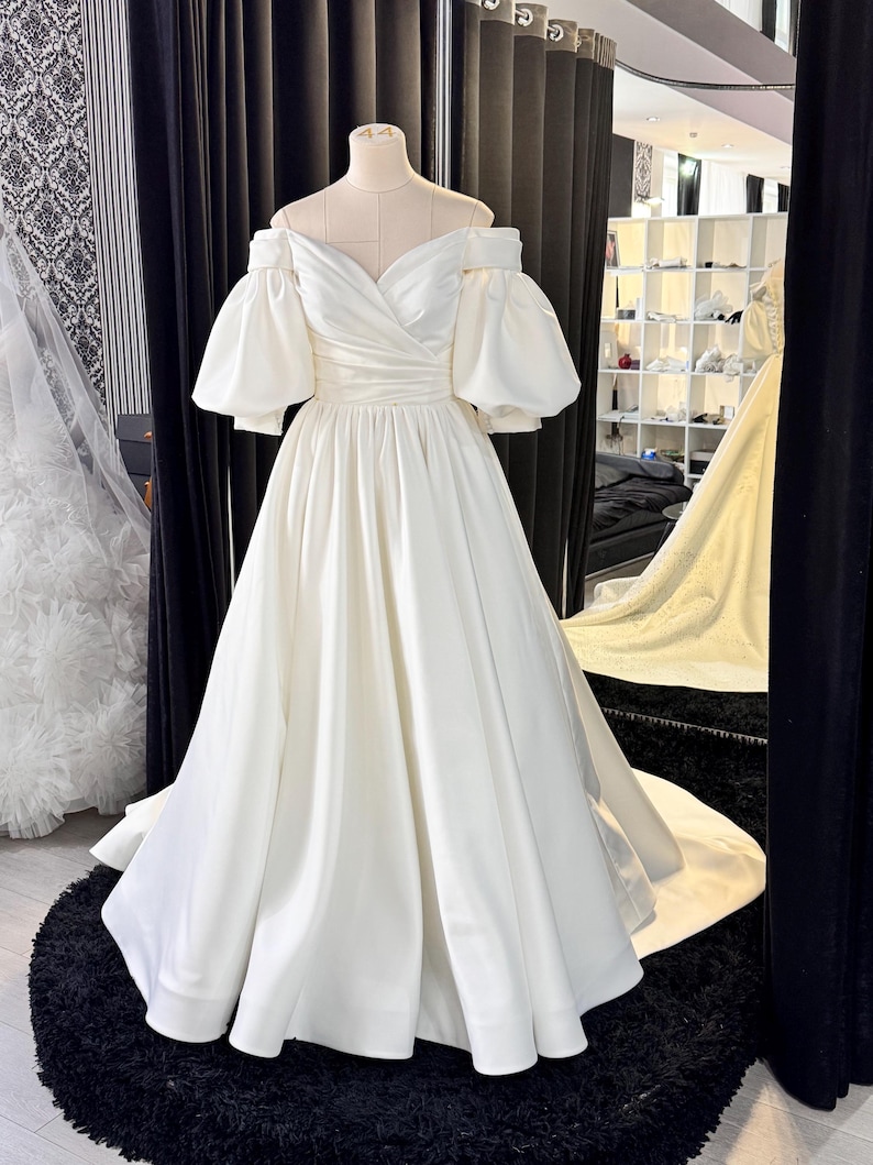 Wedding dress/ satin dress/ Chris style/ puff sleeve/ wedding dress with long sleeve/ dress/ wedding dress with long train/ image 8