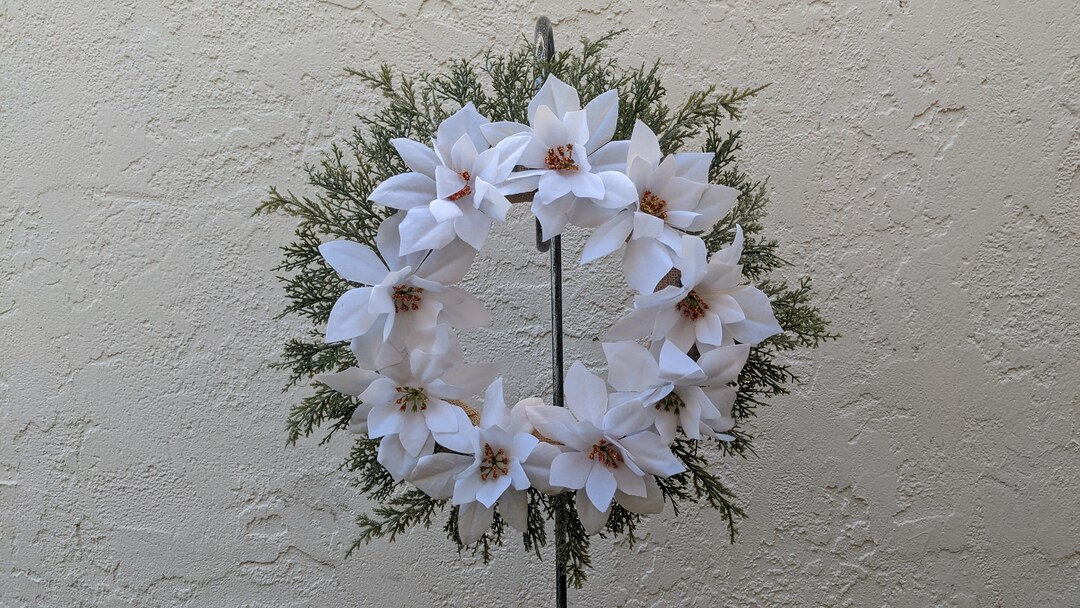 White Poinsettia Christmas Wreath - Etsy