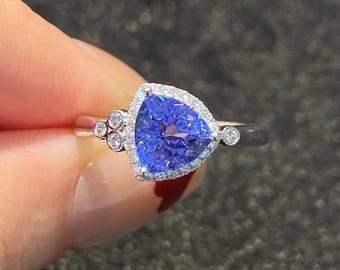 Tansanit Ring | Trillion geschliffener Tansanit Edelstein Halo Verlobungsring | Diamant Akzent Versprechen Ring | 14K Weißgold Dezember Geburtsstein