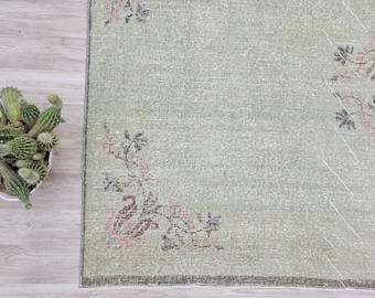 7x10 Large Vintage Turkish Rug 325x216 cm (10.6x7 ft) – Distressed Green Floral Carpet, Old Worn Area Rug, Antique Style Home Decor