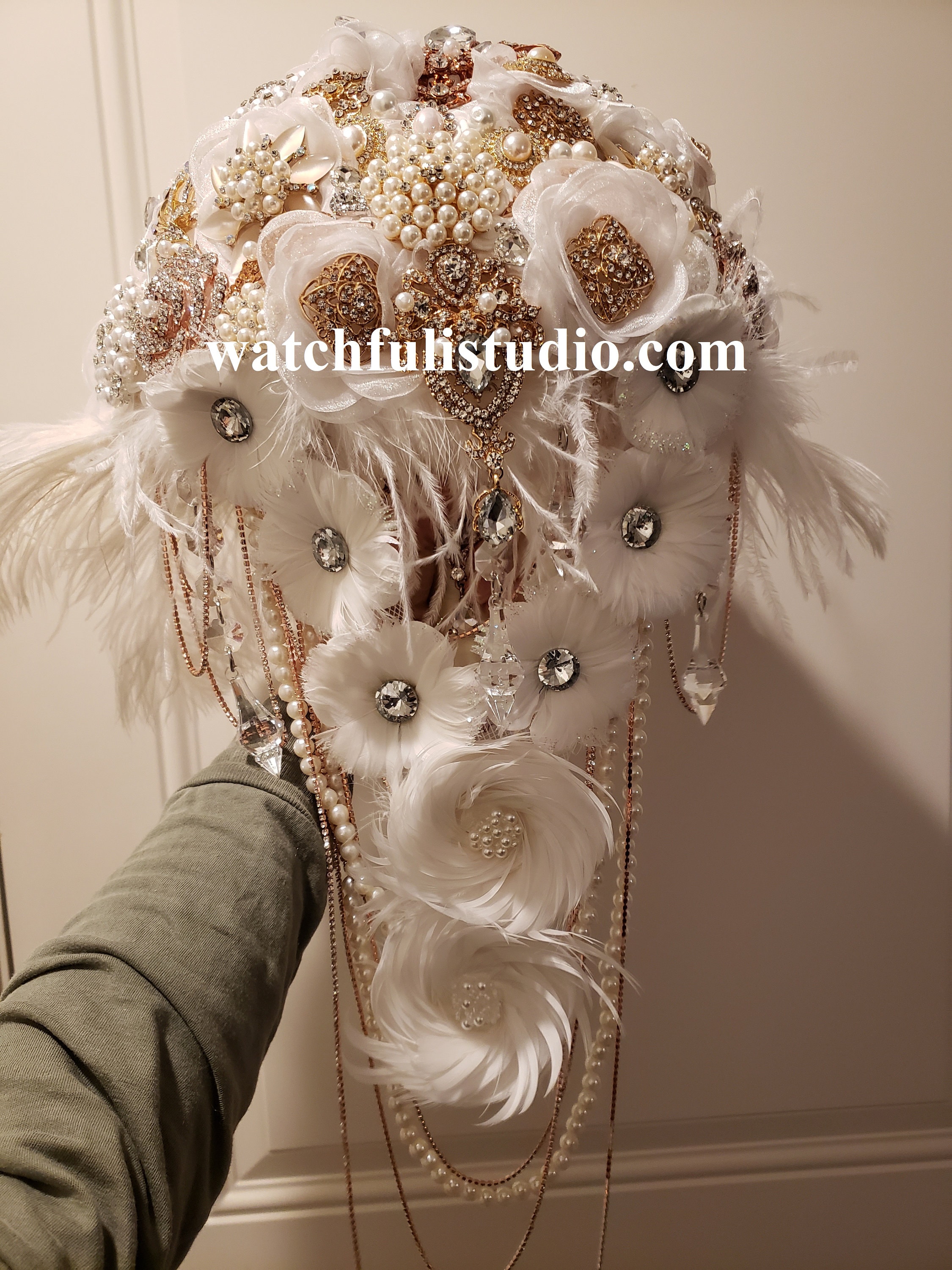 Buy Swarovski Bridal Bouquet Holder, Wedding Brooch Bouquet Online | Ellee Couture Boutique Gold Tone