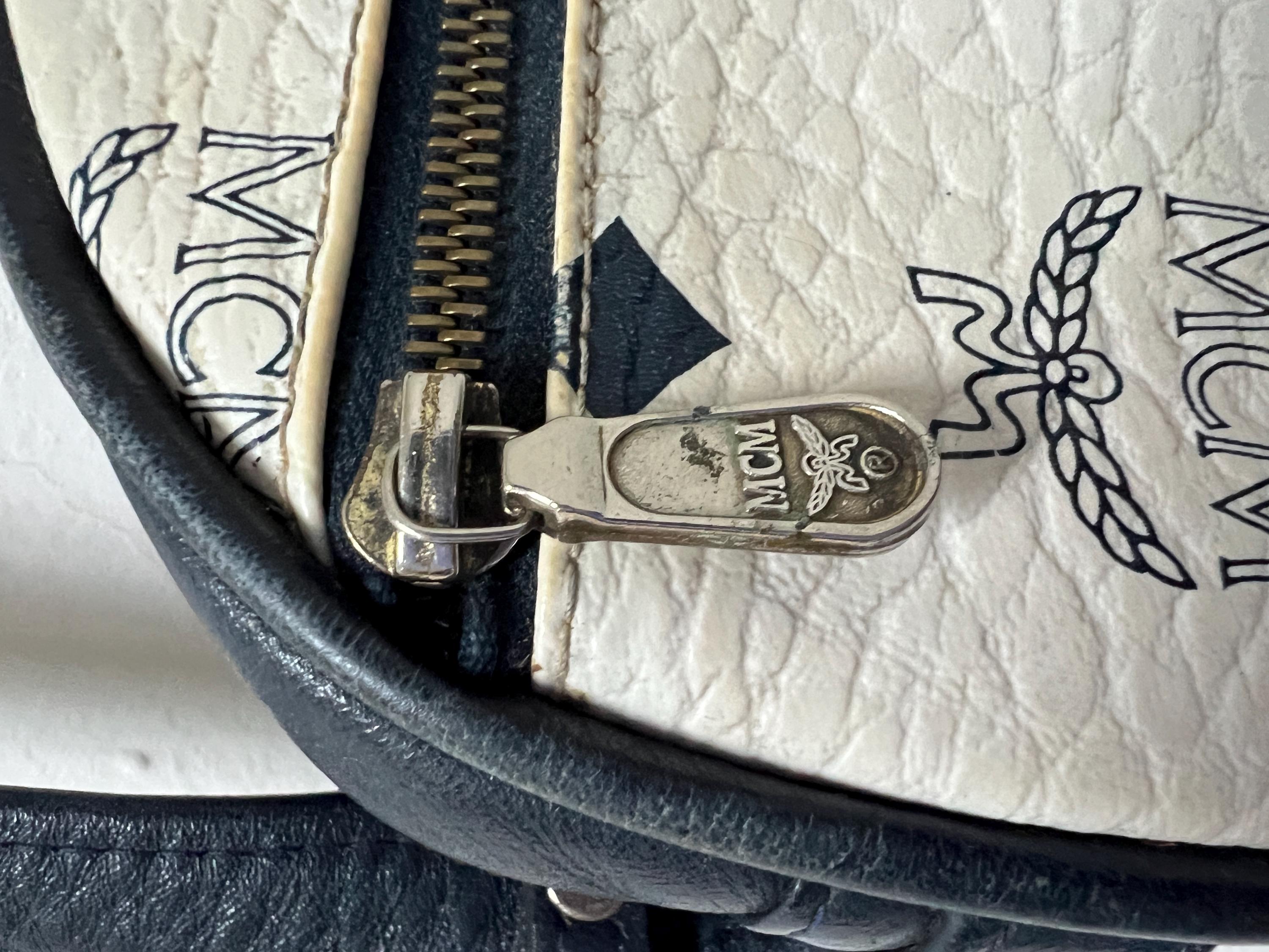 ショルダーバッグ・ポシェット MCM Woman Crossbody bags White MWPCSVI01 WT Shoulder & Crossbody Bags | MCM® JP
