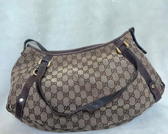 Gucci GG Canvas Abbey Medium Shoulder Bag