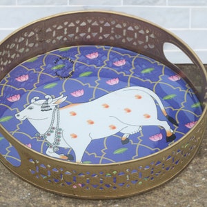 Decorative Handmade Round Tray 10-Inch Metal Tray Home Decor Tray Wedding Gift Metal Serving Tray Intricate Design Gift for Special Occasion
