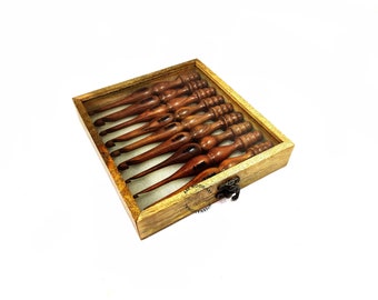 Wooden Crochet Hooks Kit: Ergonomic Rosewood Handles, 9-Piece Set