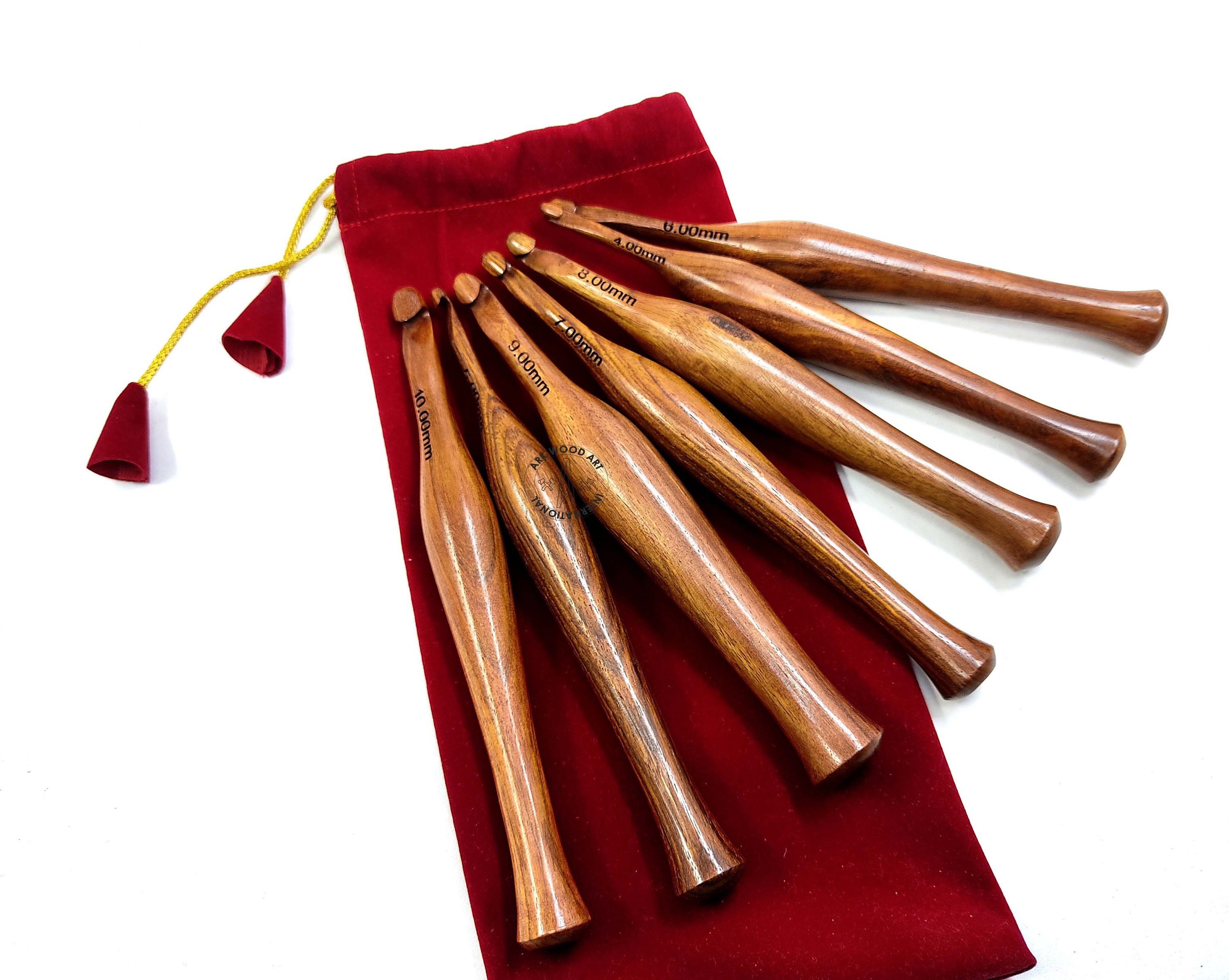 Set di uncinetti 10 pezzi ferri da maglia portatili pratici ergonomici con manico in legno ferri da uncinetto in metallo strumenti per maglieria per principianti