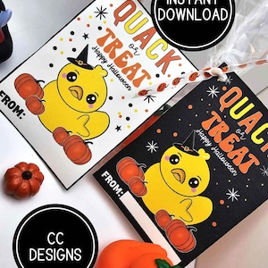 以下が含まれることがあります： 魔女の帽子をかぶった黄色いアヒルがオレンジ色のカボチャに囲まれている、印刷可能なハロウィンのギフトバッグタグ2枚。タグには「Quack or Treat」と「Happy Halloween」の文字が書かれています。