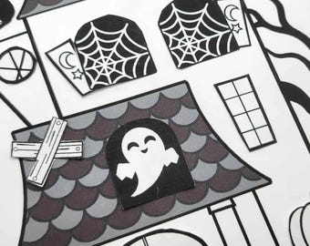 Puede incluir: Ilustración en blanco y negro con temática de Halloween de una casa embrujada con un fantasma sonriente en la ventana. La casa presenta un tejado gris, telarañas y una luna creciente. La imagen incluye el texto "CC DESIGNS".