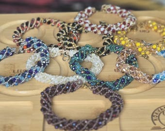 Neue Ildes / Iddes de Ellegua Ogun Yemaya Ochun Dos Aguas Shango Obatala Oya Santeria IFA Yoruban Armband Pulsera Kariocha Russische Spirale