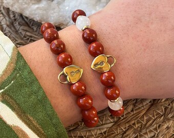 Red jasper and rock crystal bracelet with stainless steel heart padlock charm