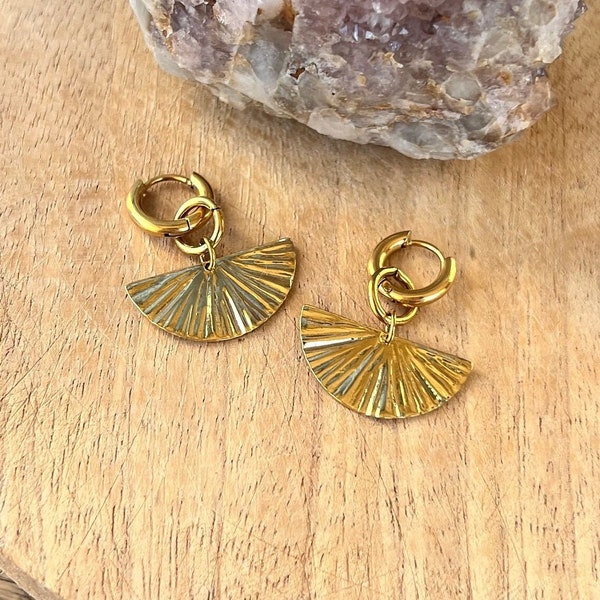 Boucles d’oreilles anneau avec pendentif demi soleil en acier inoxydable doré