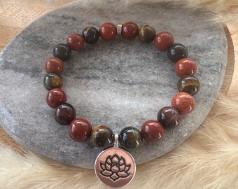 Pulsera de piedra natural ojo de tigre y jaspe rojo con colgante de loto de plata