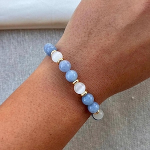 8 mm Armband aus weißem Selenit und blauem Angelit • Beruhigender und reinigender Stein • Elastisches Meditationsarmband