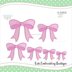 Pode incluir: Desenhos de laços rosa bordados em seis tamanhos, variando de 10x10 cm a 13x18 cm. A imagem inclui o texto "Cute Embroidery Boutique" e formatos de arquivo de bordado.