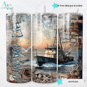 Op de afbeelding: Naadloze sublimatieontwerp met een vissersboot met een verweerde, roestige romp, die op een blauwe zee vaart met een zonsondergang op de achtergrond. Het ontwerp bevat de tekst "Catching Life" en nautische elementen zoals touw en een anker.