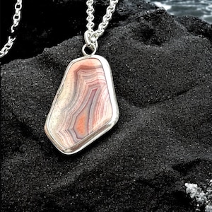 Scottish Agate Silver Necklace – Handcrafted Sterling Silver Agate Pendant on Belcher Chain - Pink banded agate
