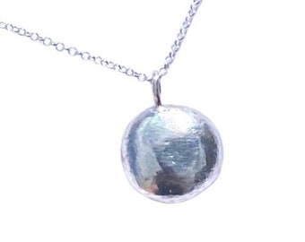 Silver pebble pendant / necklace