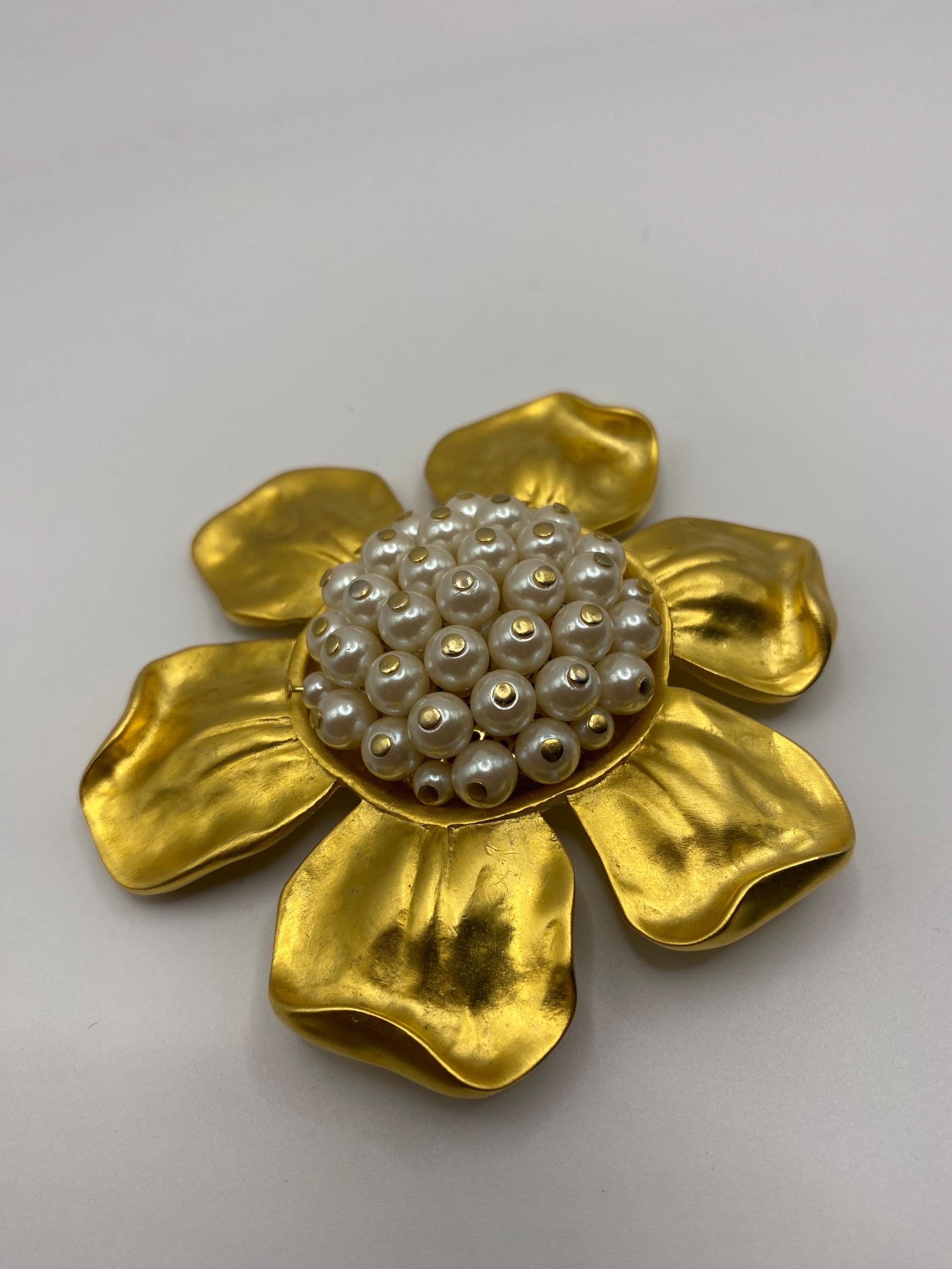 GIVENCHY　ブローチ Givenchy Vintage Crystal Rose Bouquet Brooch - Pin, Brooches