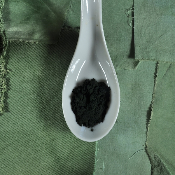 2 oz Chlorophyll Extract Natural Dye