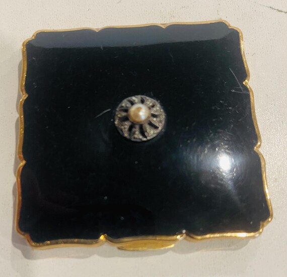 Stratton Square Solid Powder Compact 1950s Stratton Square Powder Compact with Black Ename… - Gem