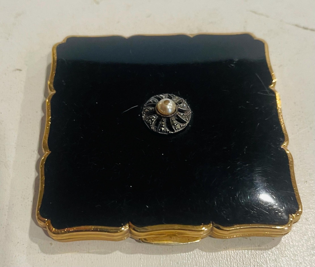 Stratton Square Solid Powder Compact 1950s Stratton Square Powder Compact With Black Enamelled Lid and ...