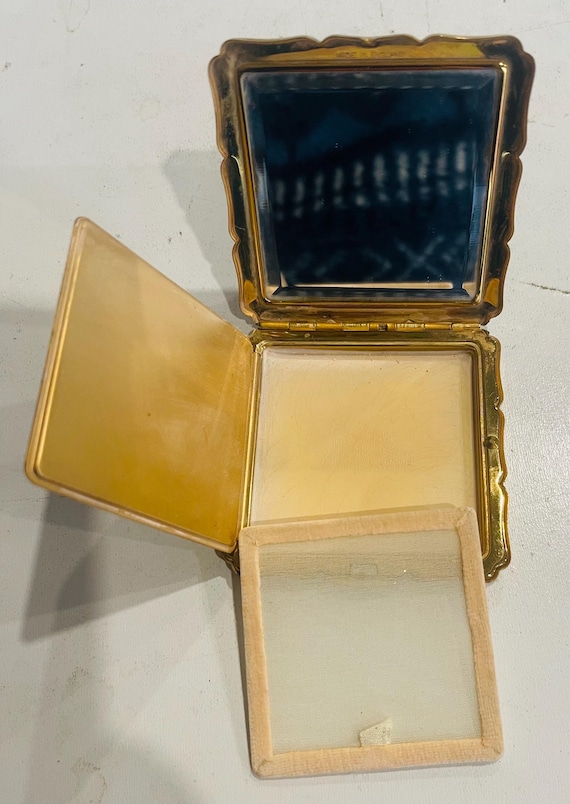 Stratton Square Solid Powder Compact 1950s Stratton Square Powder Compact with Black Ename… - Gem