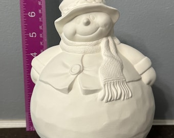 Klaar om te schilderen sneeuwpop, keramische biscuit